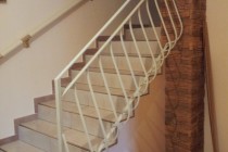 89a3
